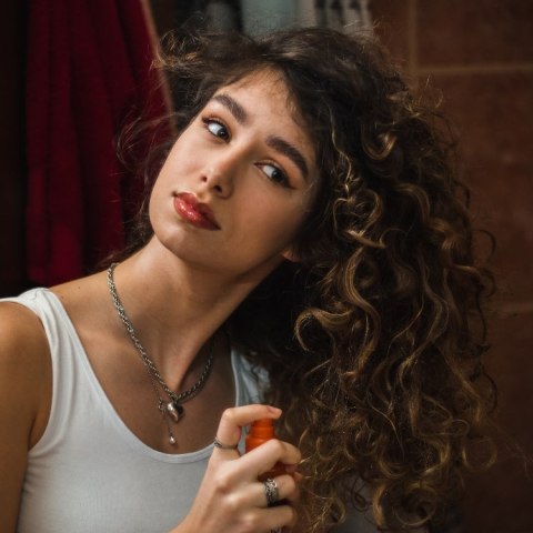 Hairy Tale HairMoji Juicy Odżywka bez Spłukiwania Aktywator Skrętu 100ml Hairy Tale HairMoji Juicy Odżywka bez Spłukiwania Aktywator Skrętu 100ml
