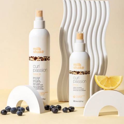 Milk Shake Curl Passion Primer lekki spray do włosów kręconych i falowanych 200ml