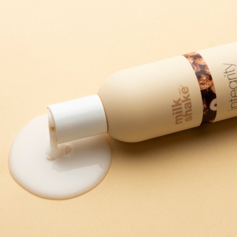 Milk Shake Integrity Nourishing szampon odżywczy do włosów 300ml