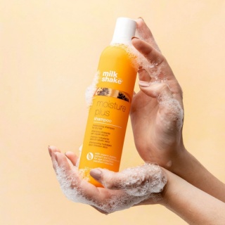 Milk Shake Moisture & More szampon nawilżający do włosów suchych i zniszczonych 300ml