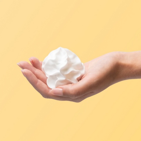 Milk Shake Moisture & More Whipped Cream Leave-in Foam odżywka w piance bez spłukiwania 200ml
